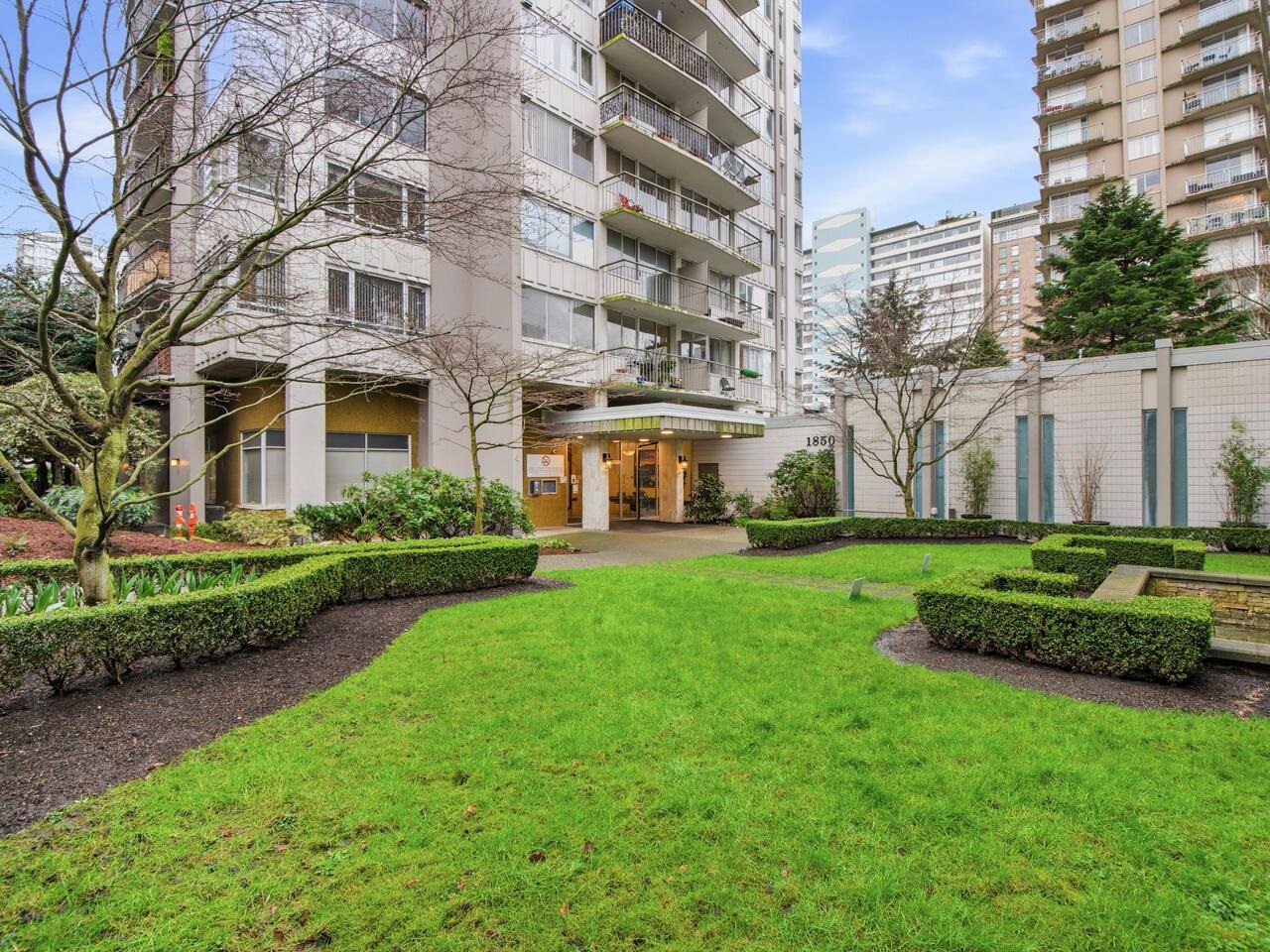 1203-1850 Comox Street, Vancouver, BC, V6G 1R3