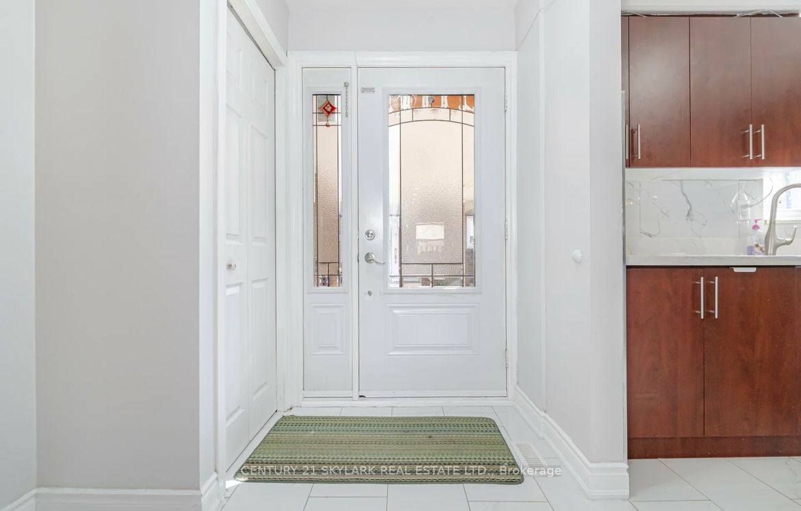 26-435 Silverstone Drive, Toronto, ON, M9V 3K7 photo 3