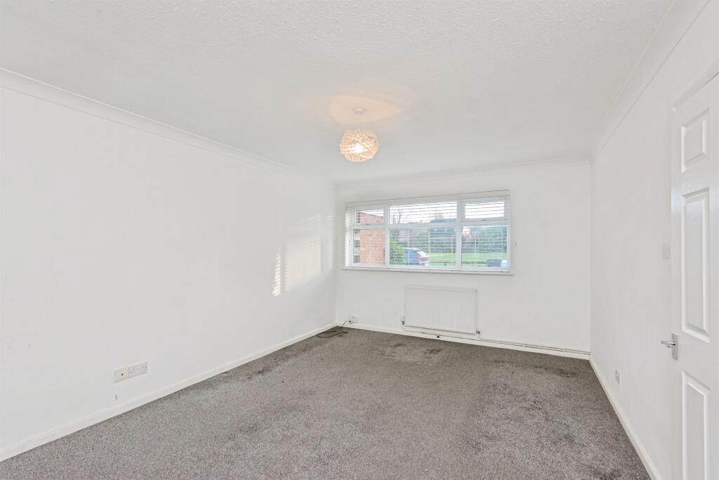 Fir Tree Grove, Sutton Coldfield photo 5