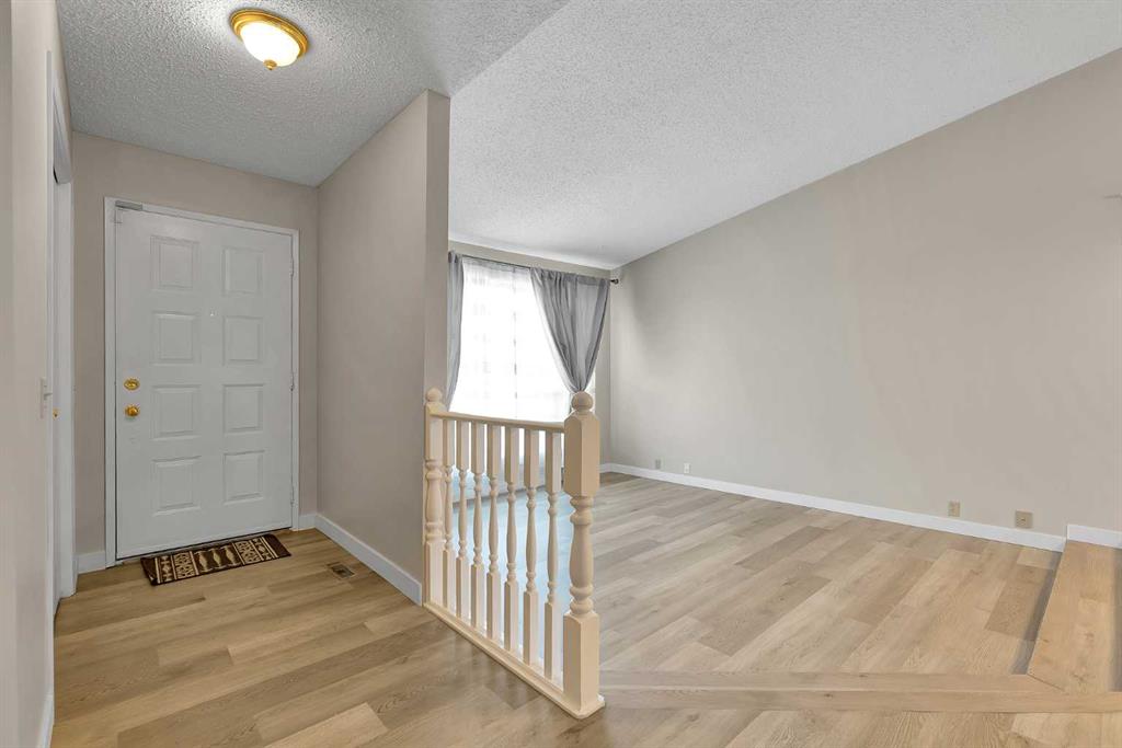 Additional image 3 of 1111 Berkley Drive NW, Calgary, AB, T3K1S6