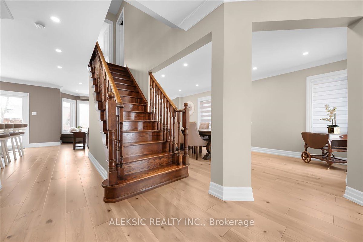 Additional image 4 of 33 Hillpath Crescent, Brampton, ON, L6Z 4T7