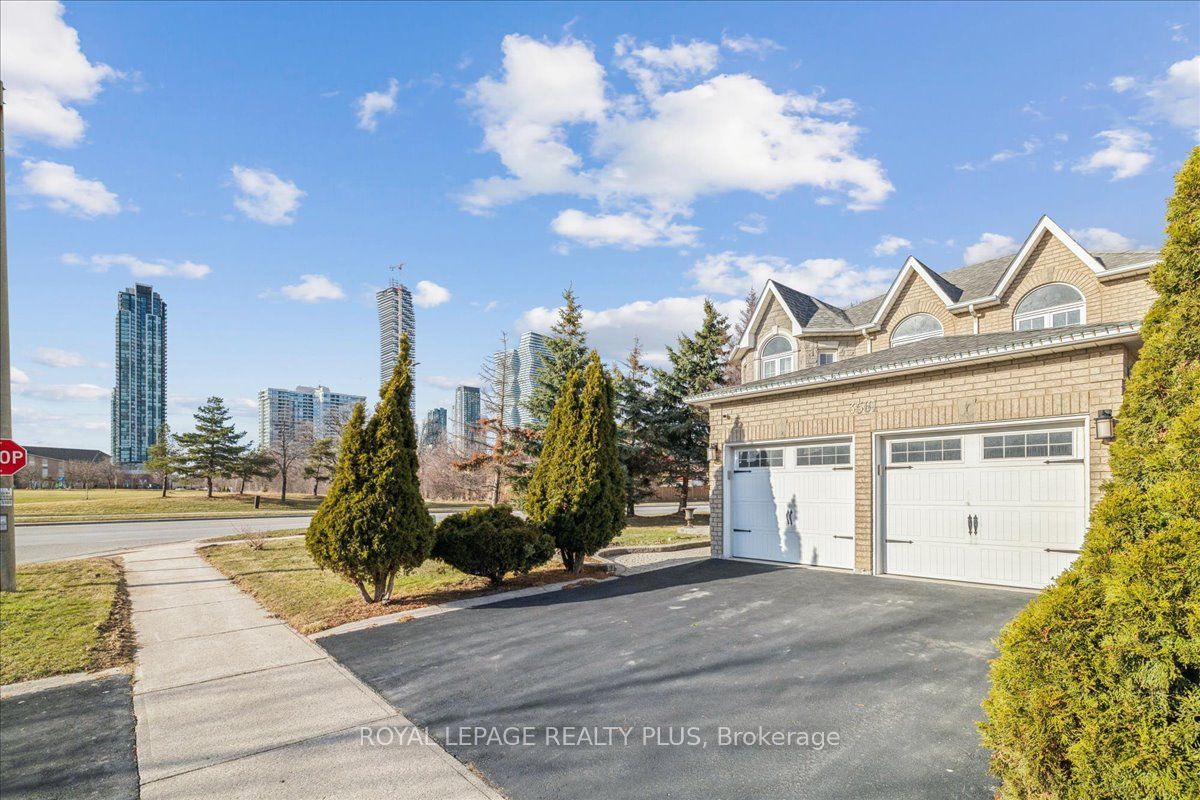 Additional image 3 of 3561 Old Orchard Park Drive, Mississauga, ON, L5B 4E3