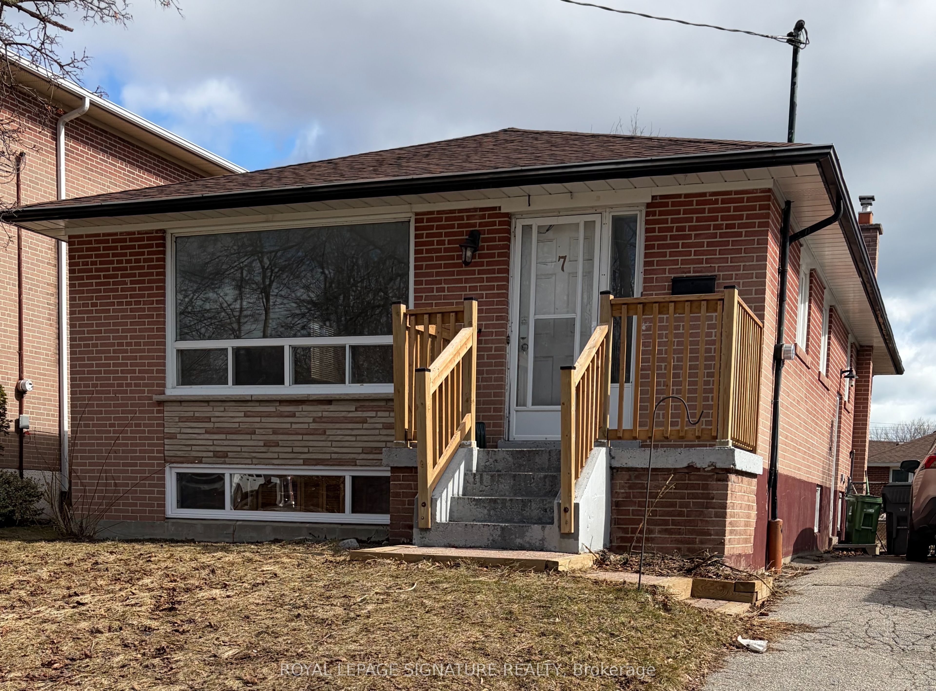 7 Limevale Crescent, Toronto, ON, M1E 2K5