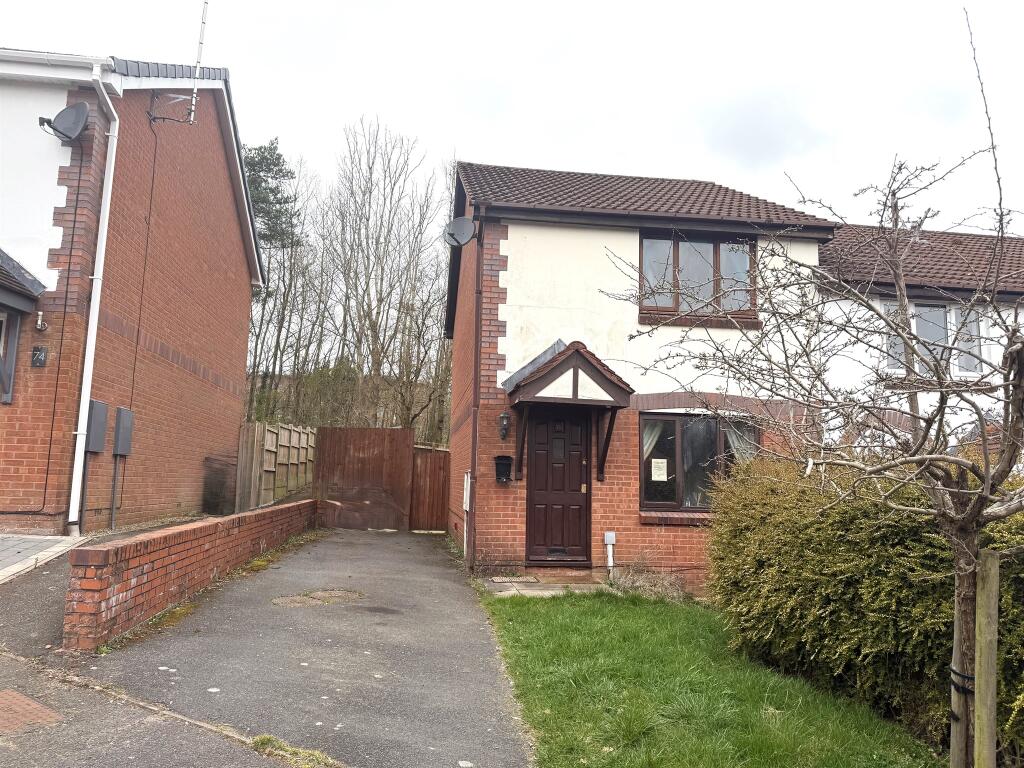 Plymouth Close, Redditch