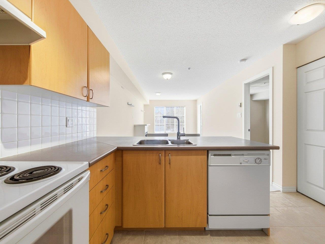 Additional image 5 of 204-14859 100 Avenue, Surrey, BC, V3R 2V5