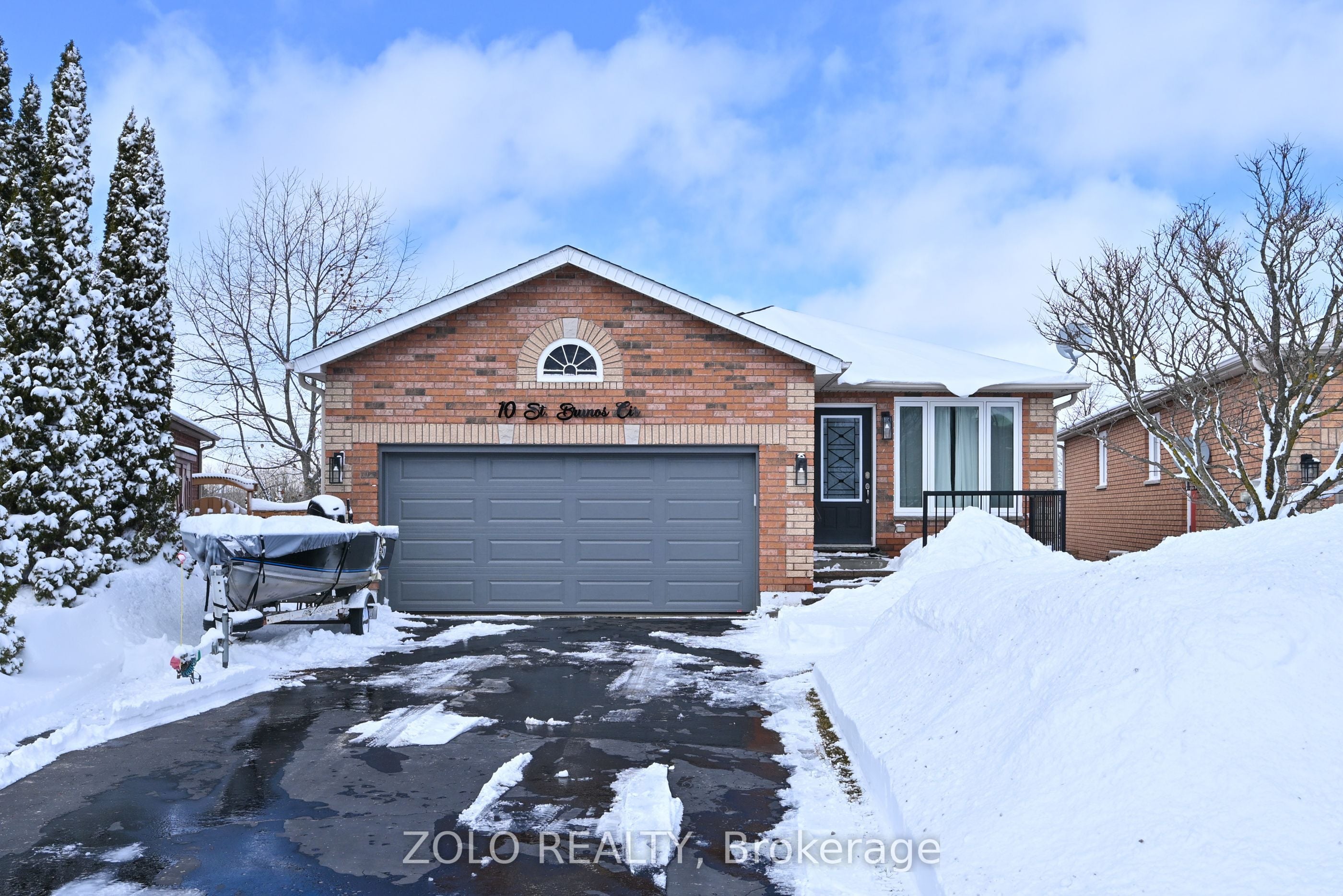 10 St. Bruno's Circle, Barrie, ON, L4N 0B9