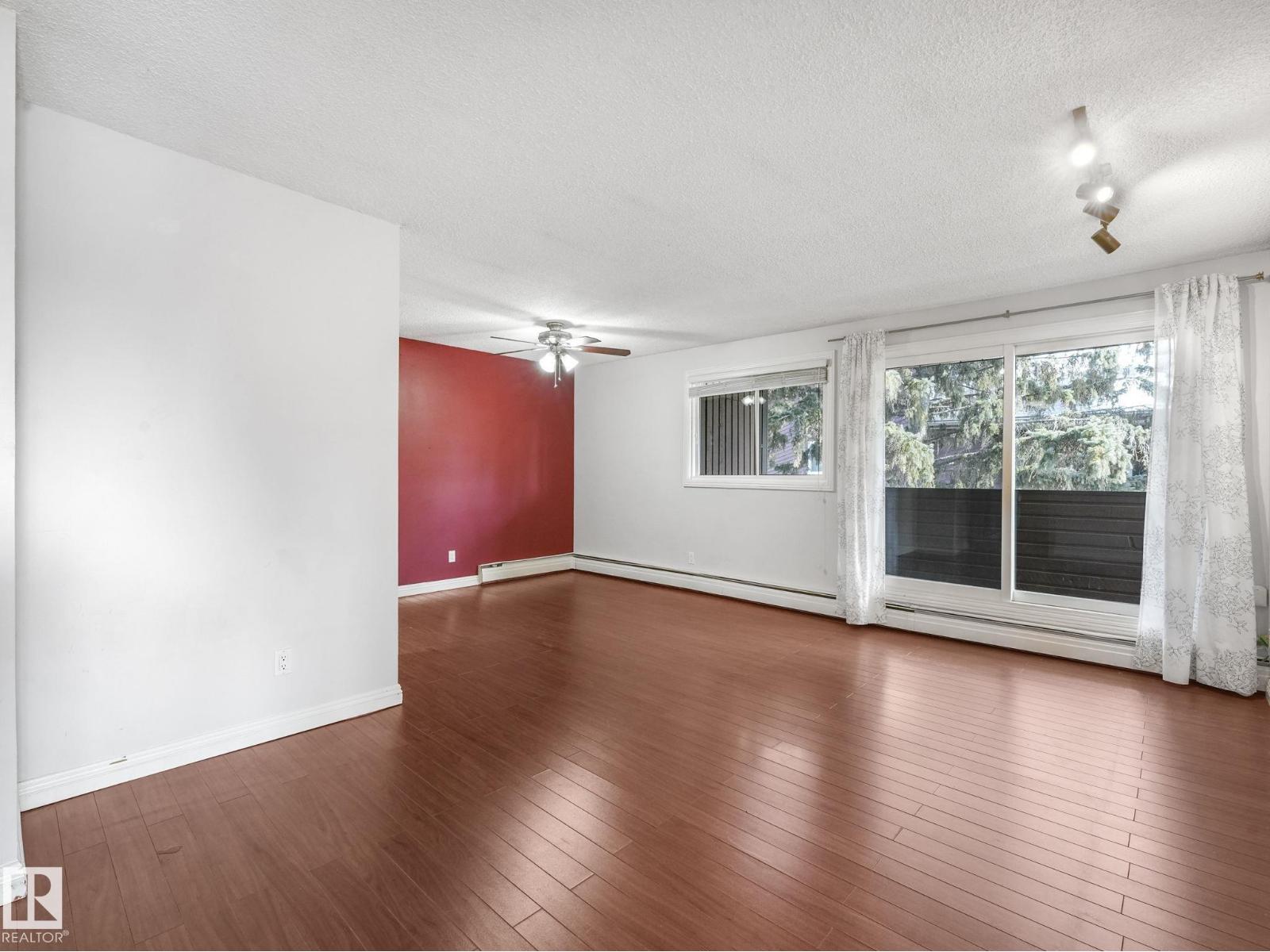 319-2323 119 Street NW, Edmonton, AB, T6J4E2