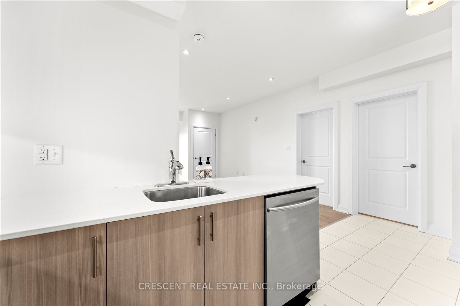 Additional image 4 of 604-300 Essa Road, Barrie, ON, L9J 0B9