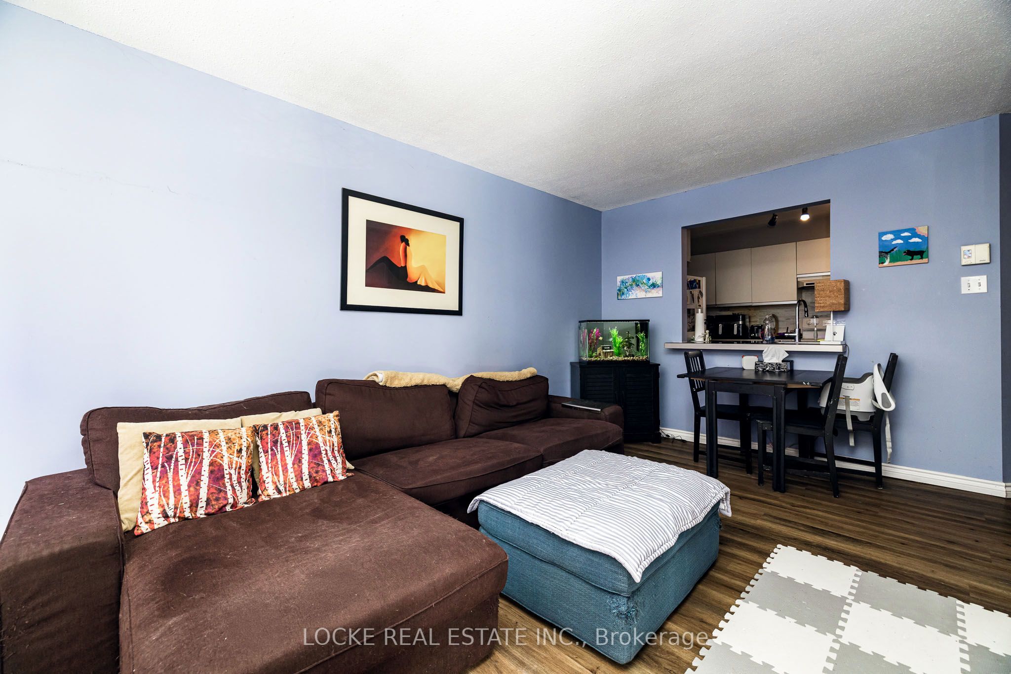 Additional image 4 of 105-250 Brittany Drive, Ottawa, ON, K1K 4M1