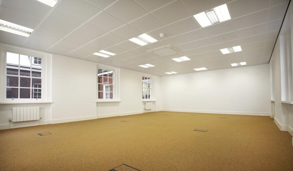 Additional image 3 of 6 The Courtyard, The Courtyard, 707 Warwick Road, Solihull, B91 3DA