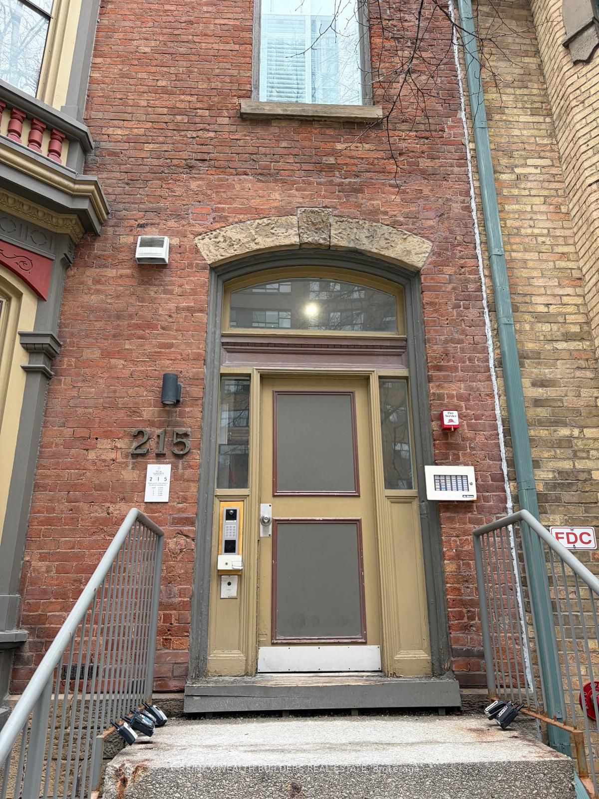 3-215 Jarvis Street, Toronto, ON, M5B 2C1