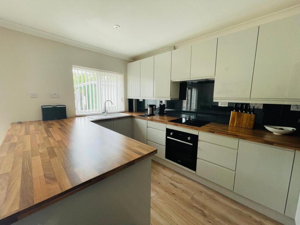 Kelverley Grove, West Bromwich, B71 photo 4