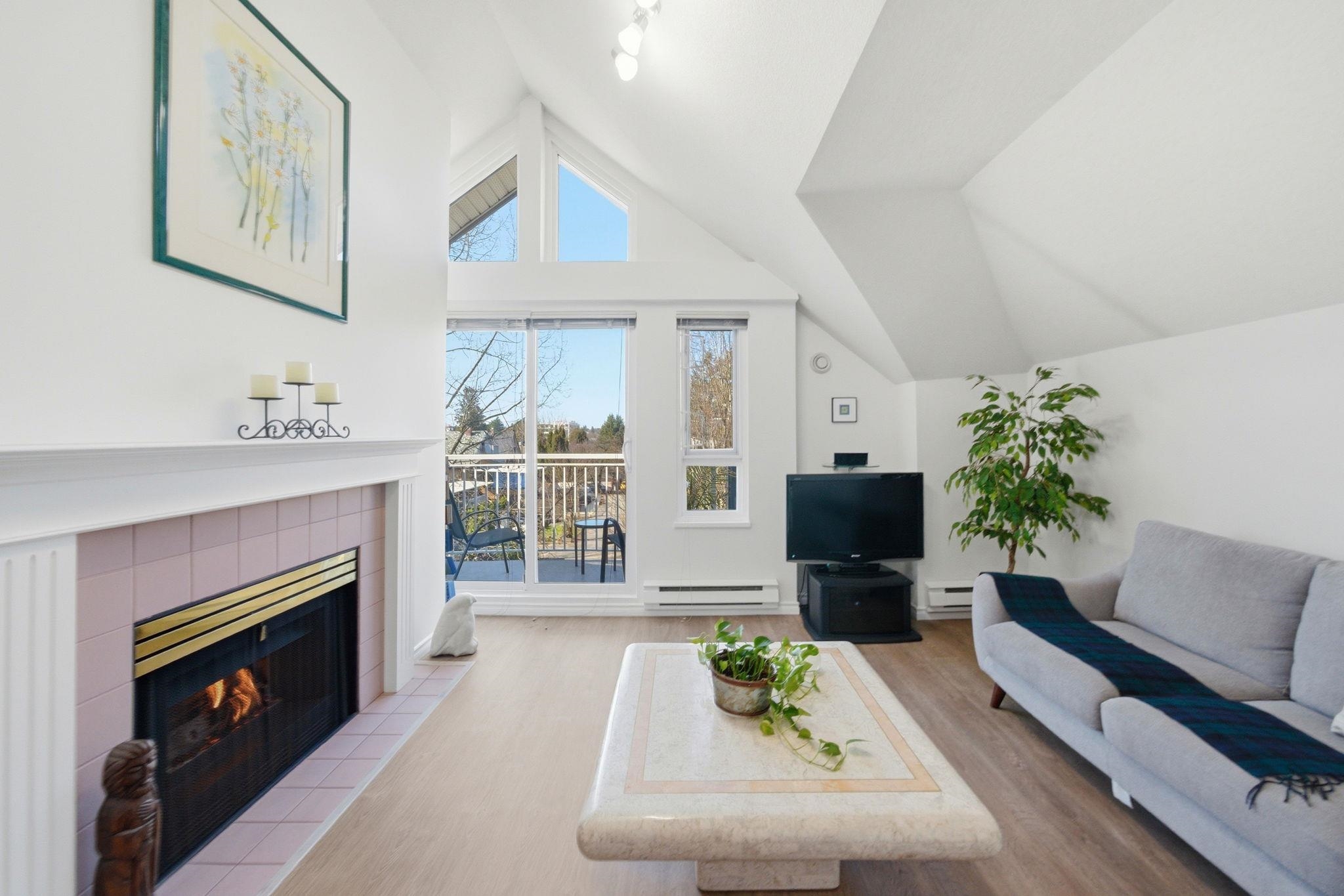 PH2-2736 Victoria Drive, Vancouver, BC, V5N 4L4