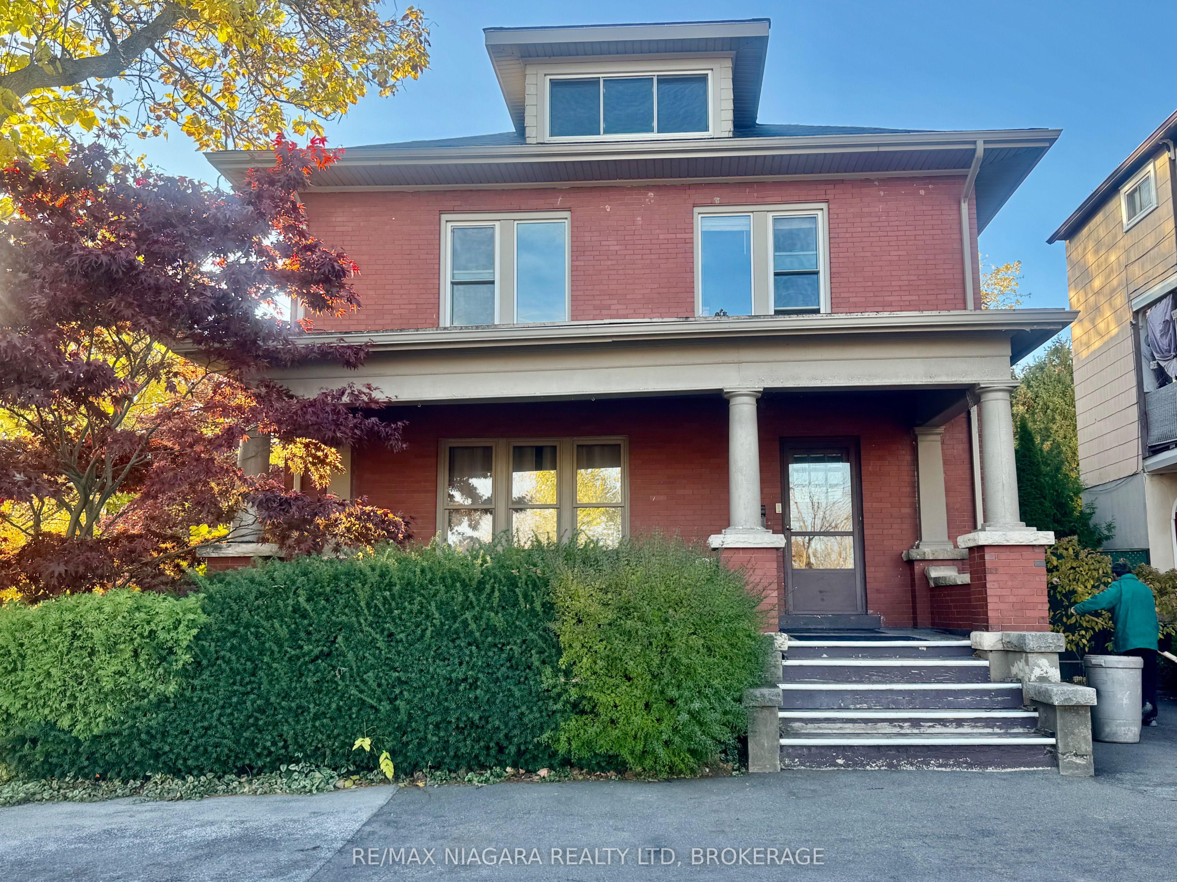 MAIN FLOOR-101 Niagara Street, Welland, ON, L3C 1J4