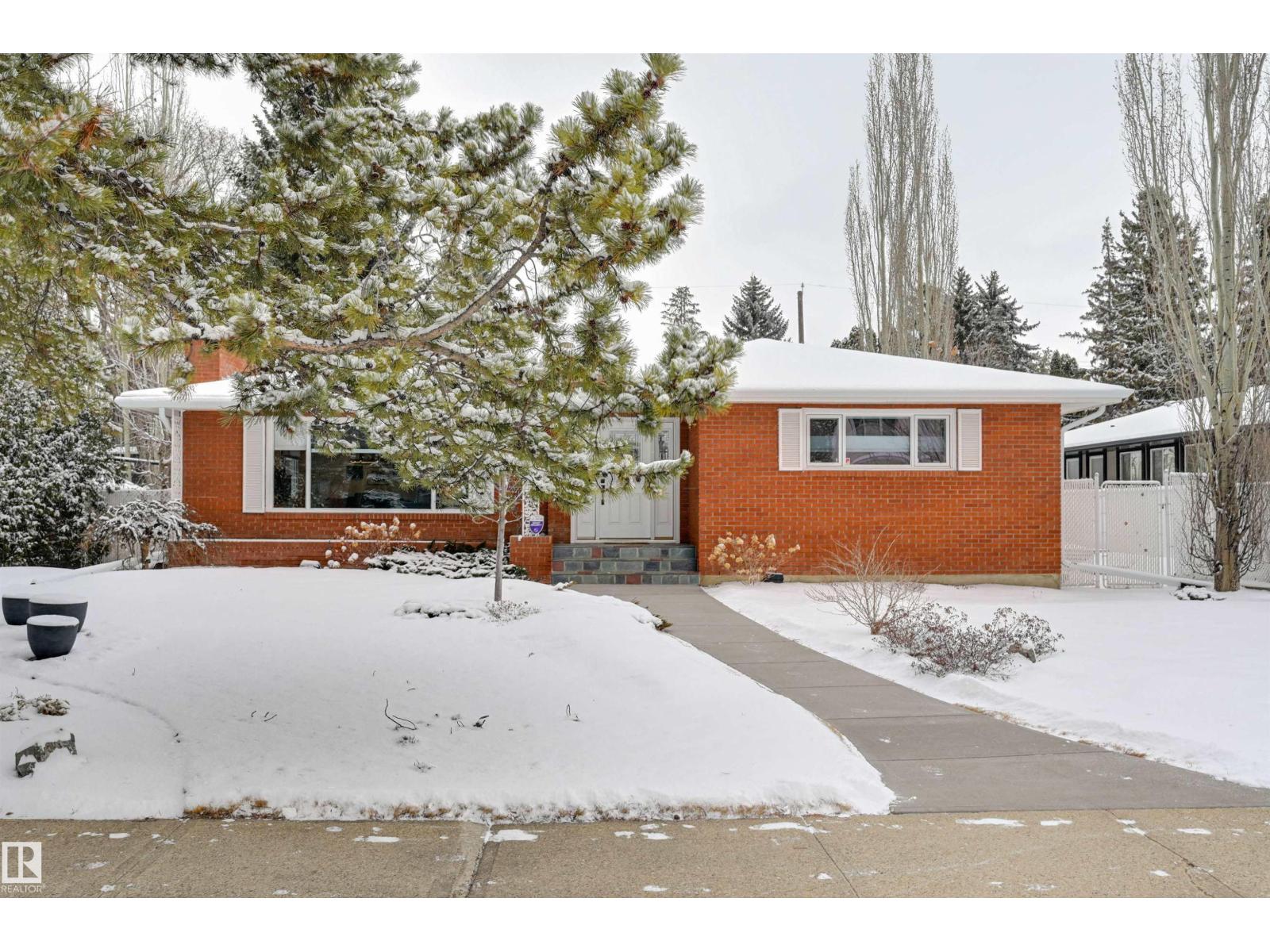 37 Valleyview Crescent NW, Edmonton, AB, T5R5S7 photo 3