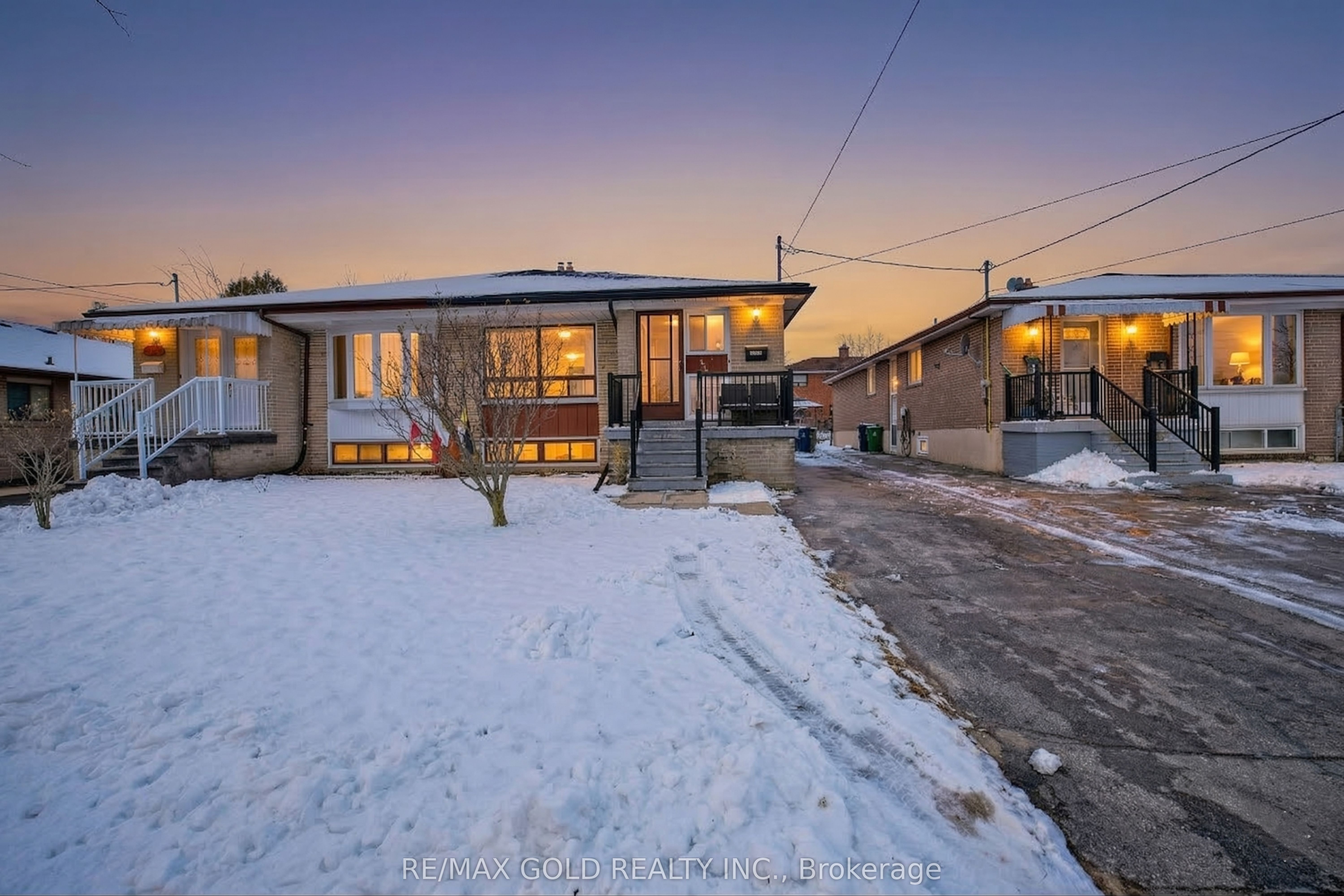 130 Duncanwoods Drive, Toronto, ON, M9L 2E1