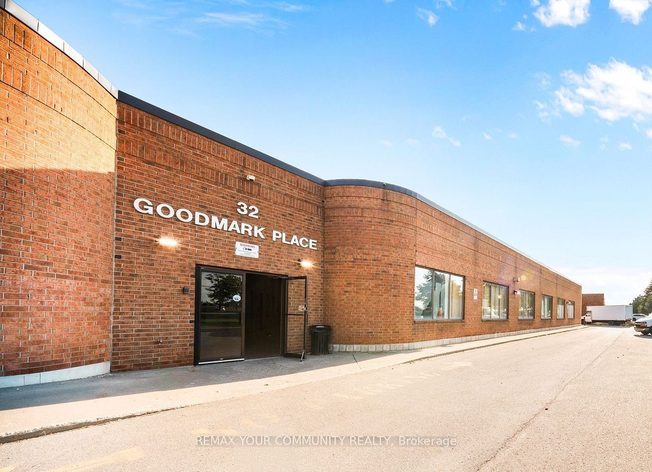 3-32 Goodmark Place, Toronto, ON, M9W 6J4