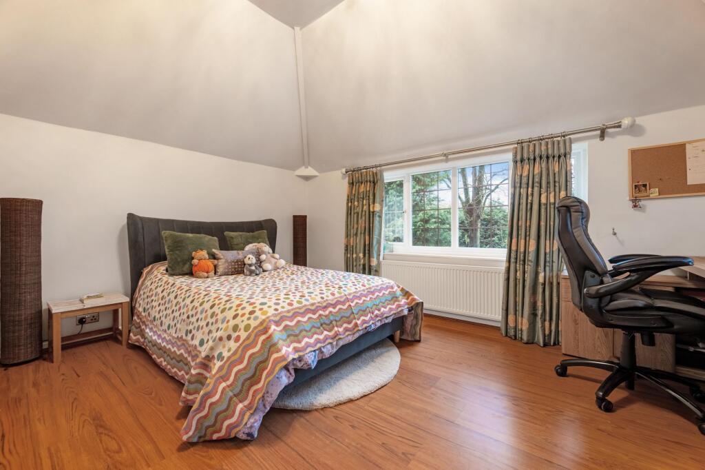 Additional image 28 of Wentworth Road, Four Oaks Estate, B74
