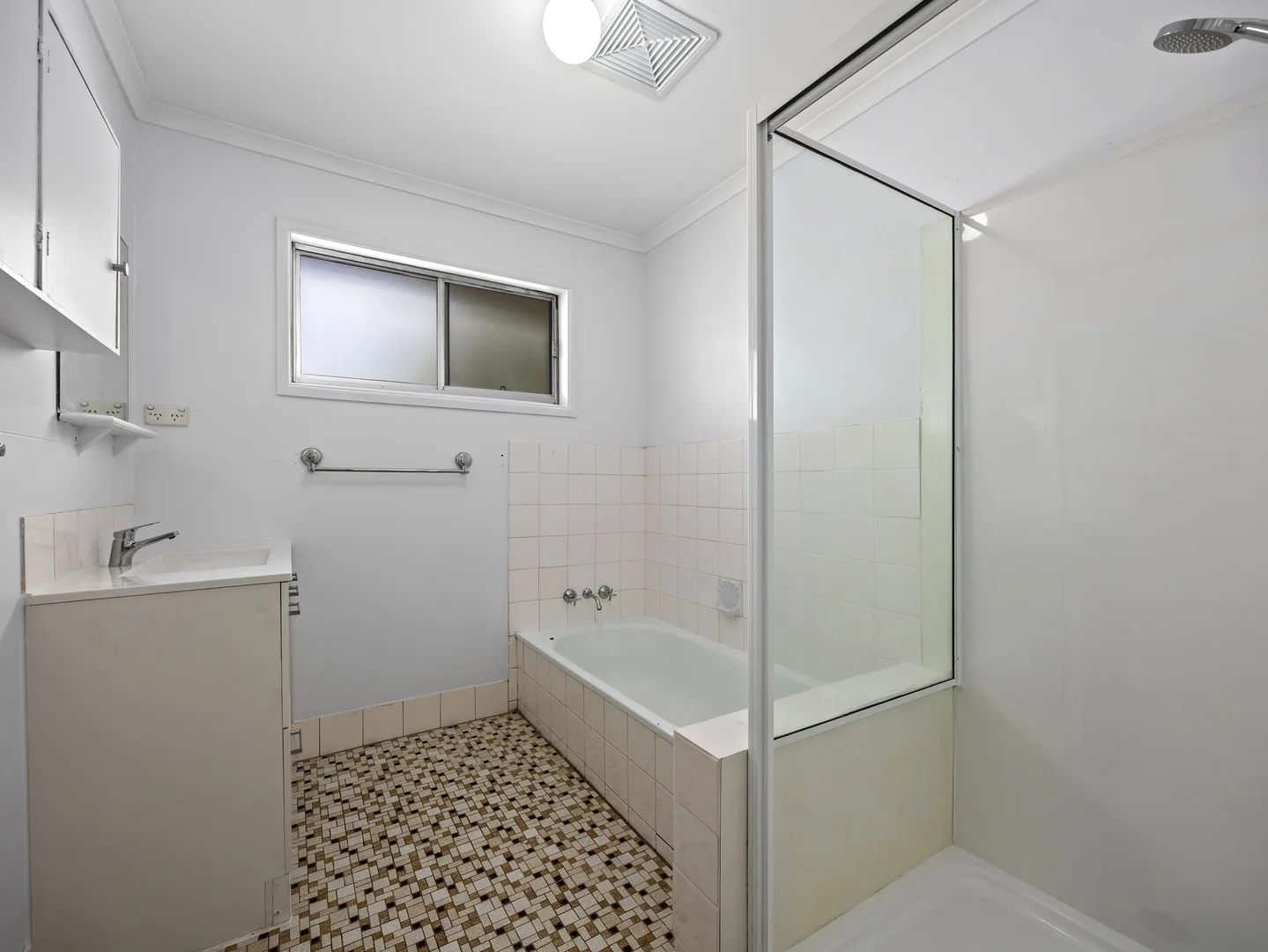 Additional image 11 of 304 South Station Road, Raceview QLD 4305