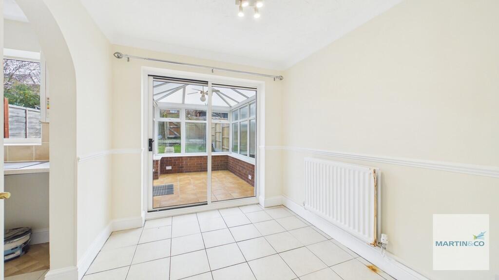 Balmoral Close, Tamworth photo 4