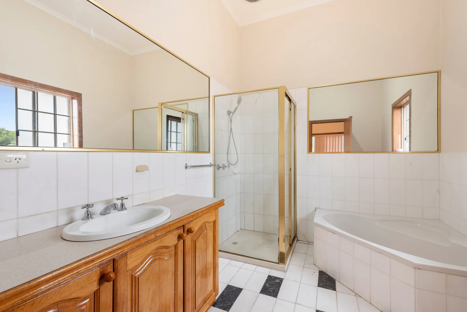 Additional image 17 of 10/219 Mahoneys Road, Forest Hill VIC 3131