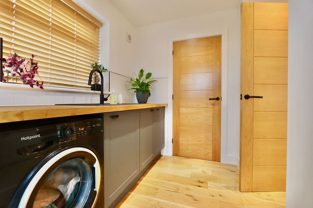 Additional image 18 of 4 bed detached house for saleGwerthonor Lane, Gilfach CF81