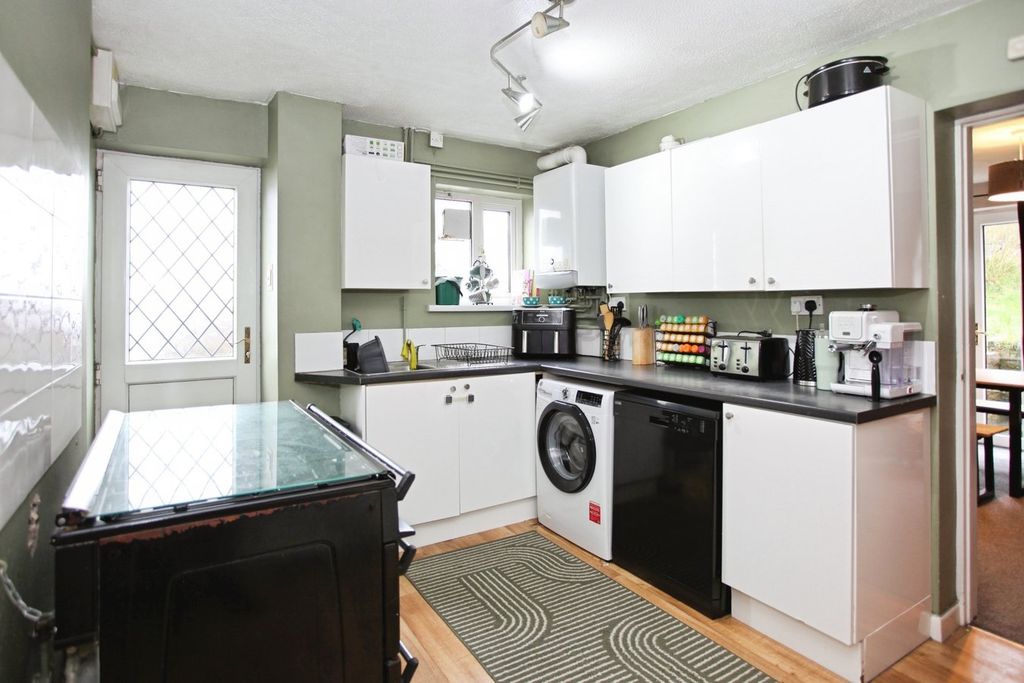 Additional image 7 of 4 bed semi-detached house for salePenybont, Penpedairheol, Hengoed CF82