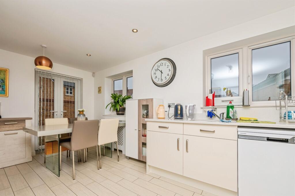 Arrow Way, Bidford-On-Avon, Alcester photo 5