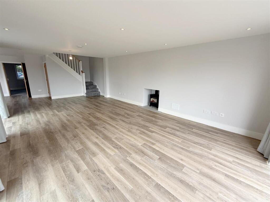 Additional image 5 of Stratford Road, Wootton Wawen