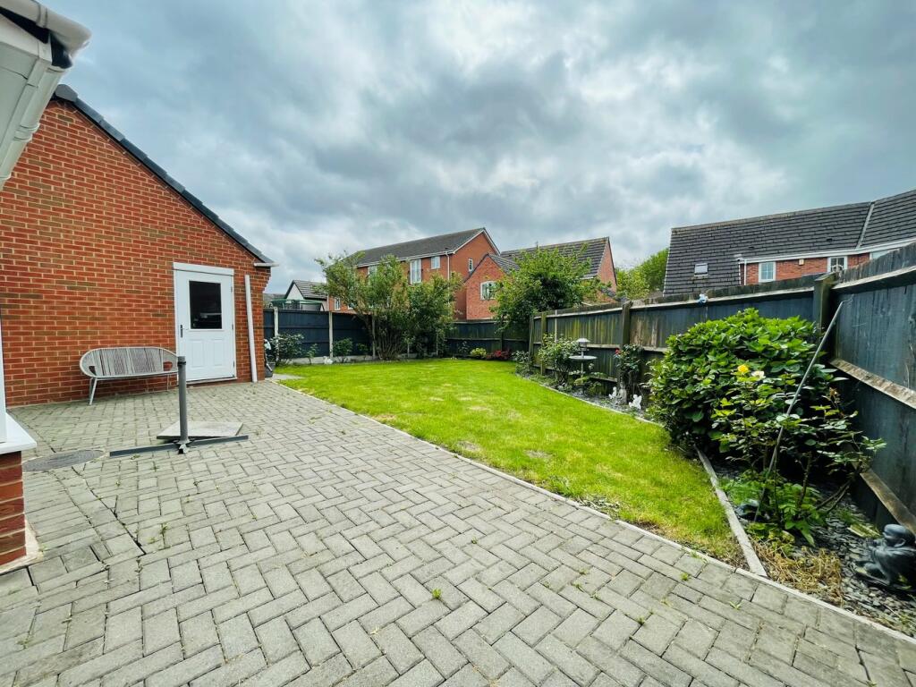 Additional image 24 of York Crescent, West Bromwich, B70