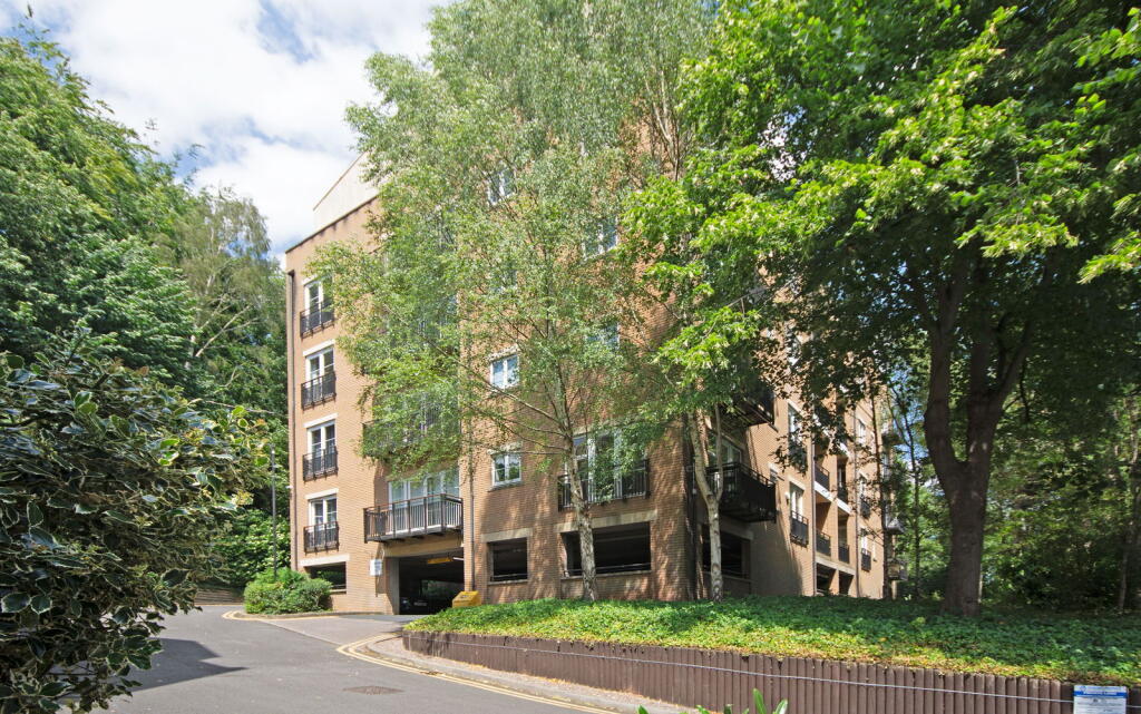 Caversham Place, Sutton Coldfield, B73 6HW