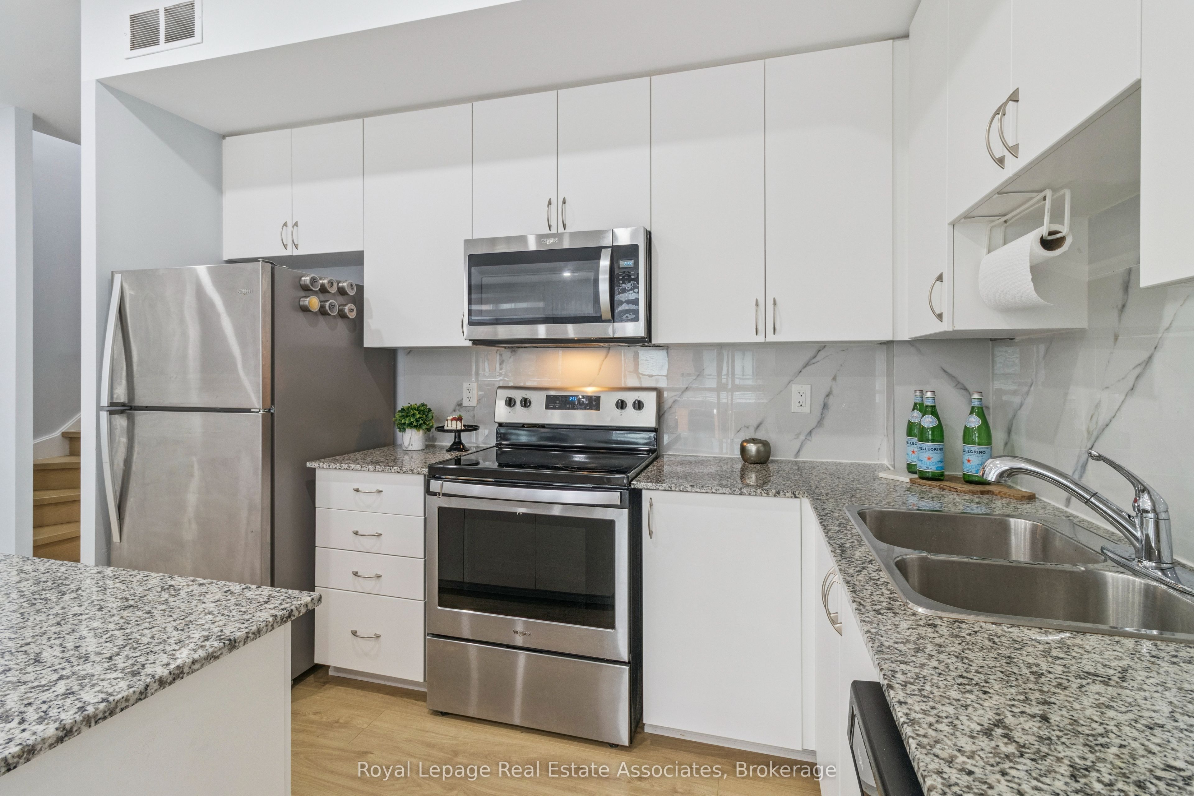 D203-5289 Highway 7 N/a, Vaughan, ON, L4L 0J1 photo 3