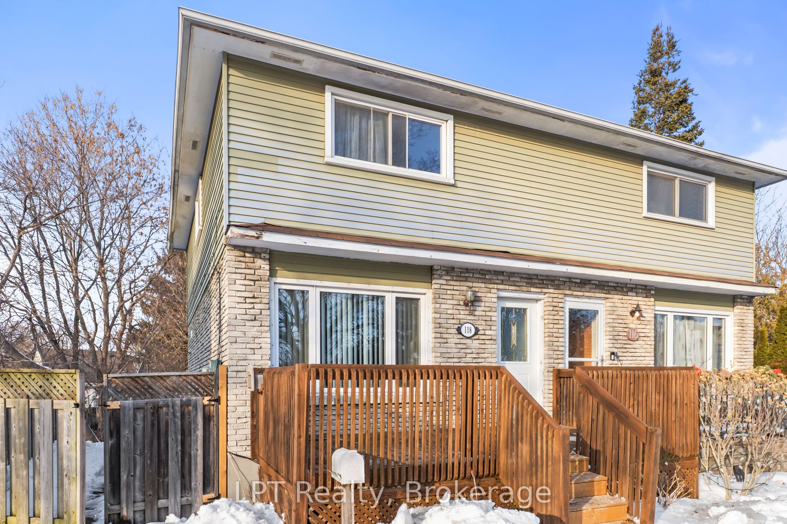 118 Capreol Court, Oshawa, ON, L1J 6E6