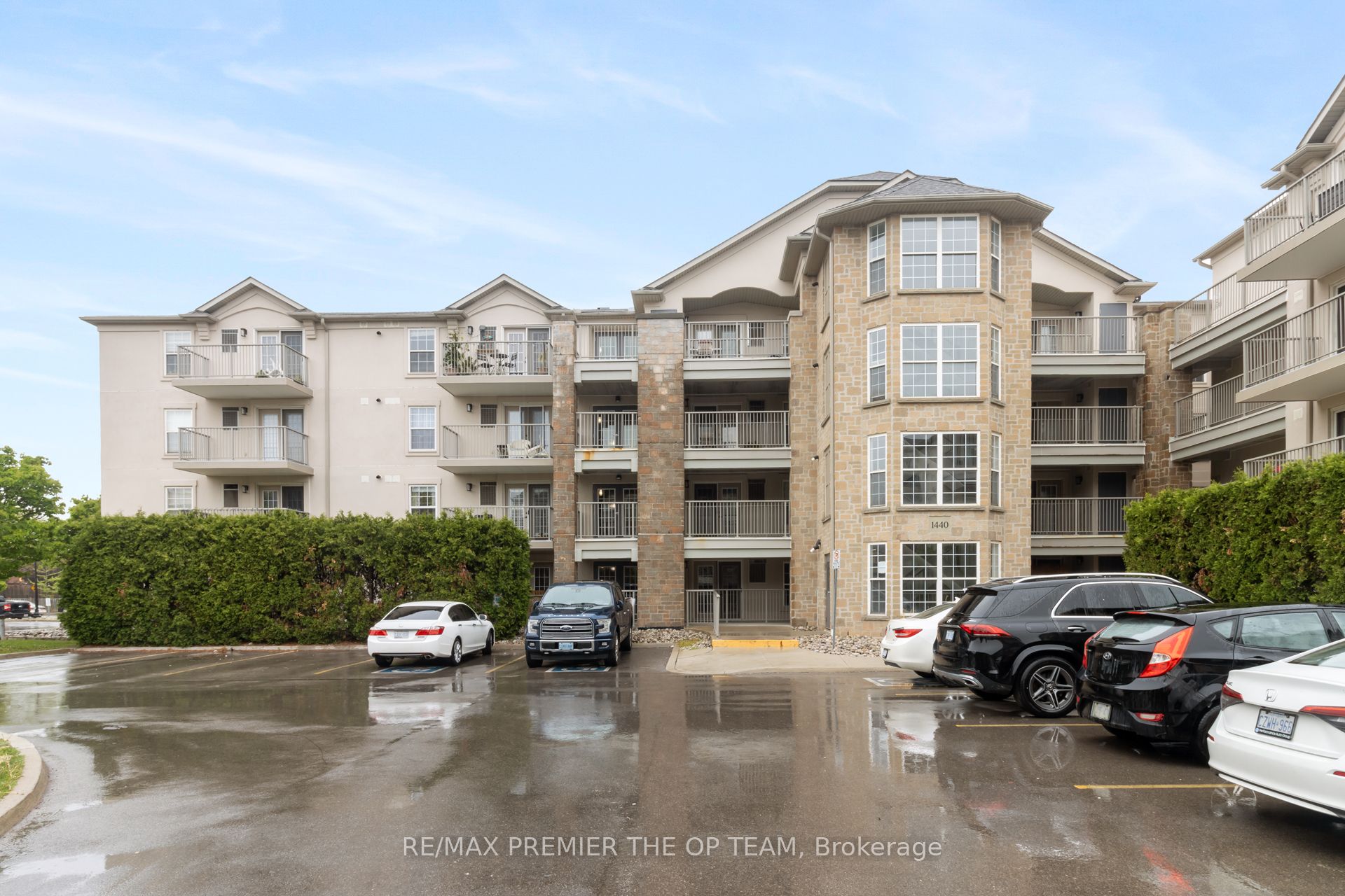 Additional image 4 of 404-1440 Bishops Gate, Oakville, ON, L6M 4M9