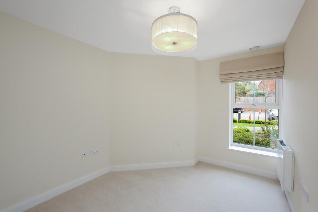 Clive Road, Redditch, Worcestershire, B97 4BT photo 3