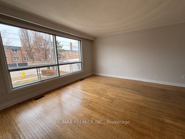 Main Floor-199 Gracedale Boulevard, Toronto, ON, M9L 2C3 photo 5