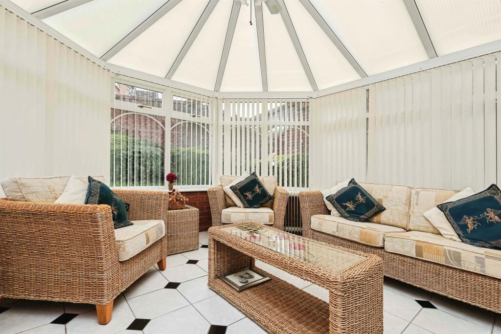 Huskison Close, Tividale, Oldbury photo 4