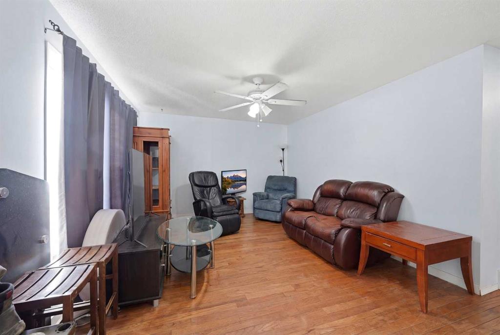 Additional image 3 of 128 Ridgegate Way SW, Airdrie, AB, T4B1A9