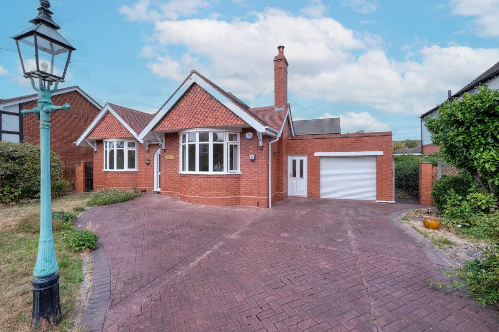 Holly Road, Bromsgrove, B61