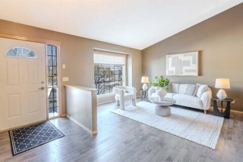 Additional image 8 of 135 Canterbury Court SW, Calgary, AB, T2W6C1
