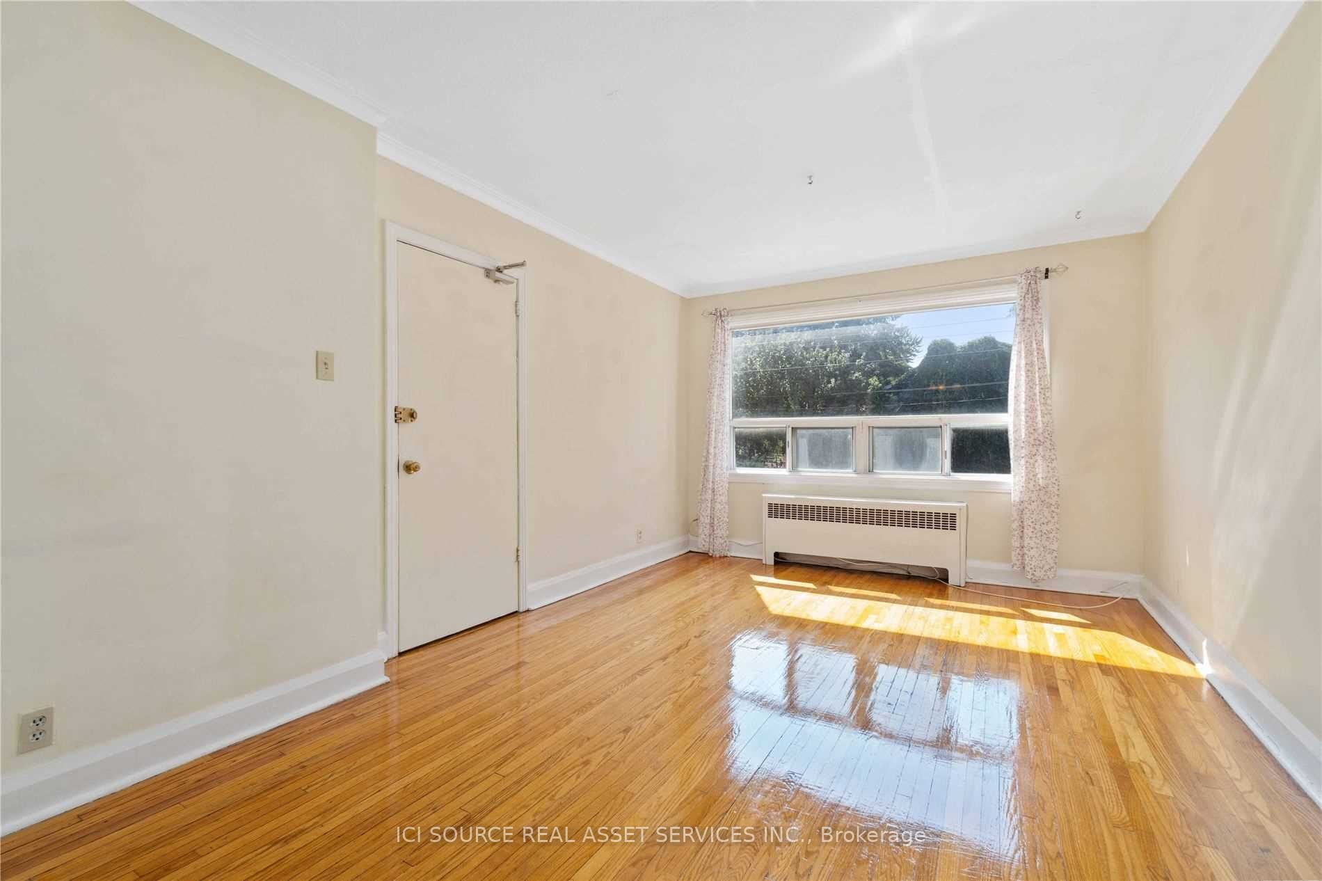 Additional image 4 of 2-116 Eastwood Road, Toronto, ON, M4L 2C9