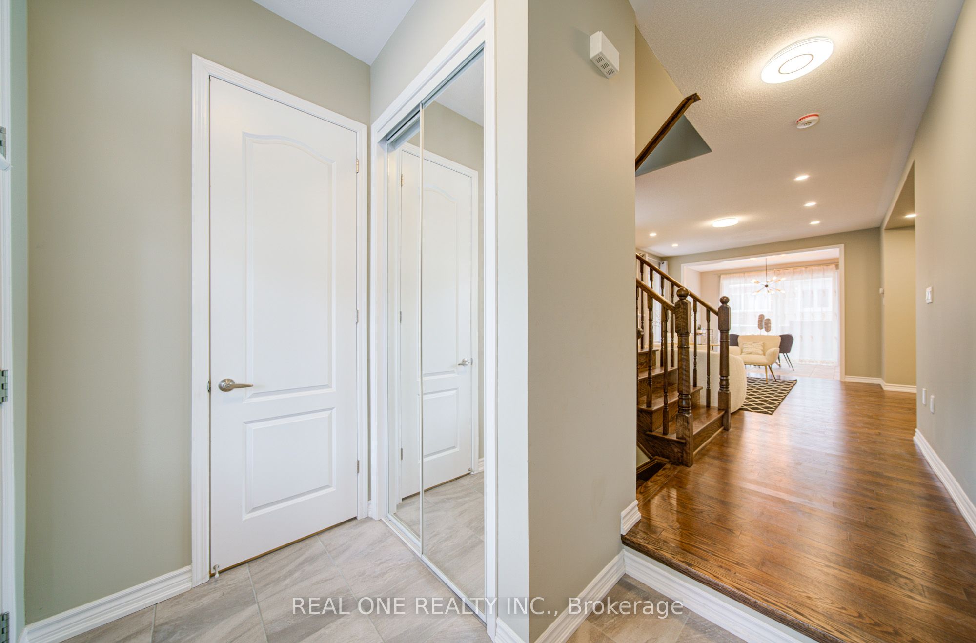 396 Thomas Phillips Drive, Aurora, ON, L4G 0T2 photo 4