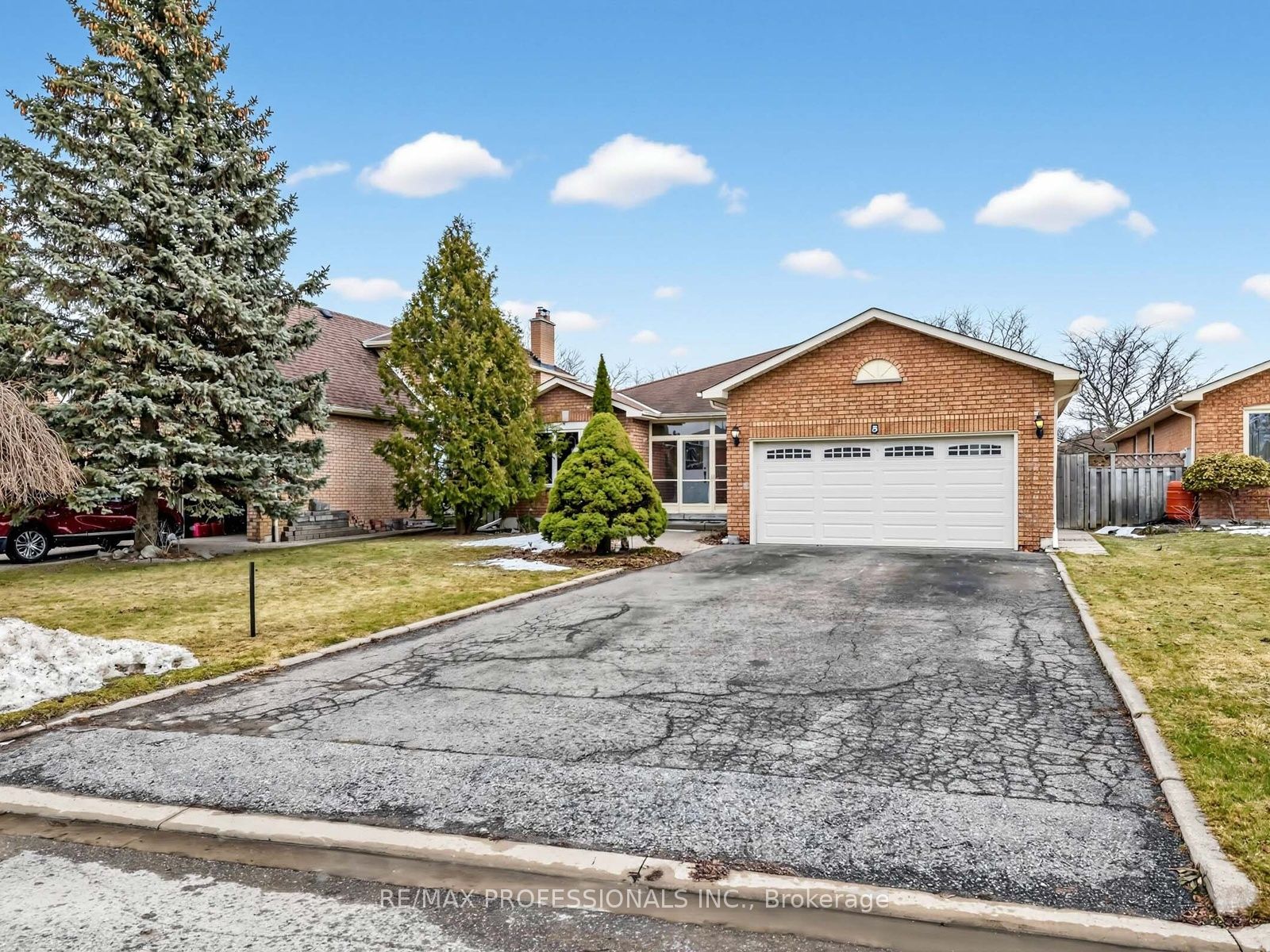 Additional image 2 of 5 Coates Crescent, Richmond Hill, ON, L4E 2M3