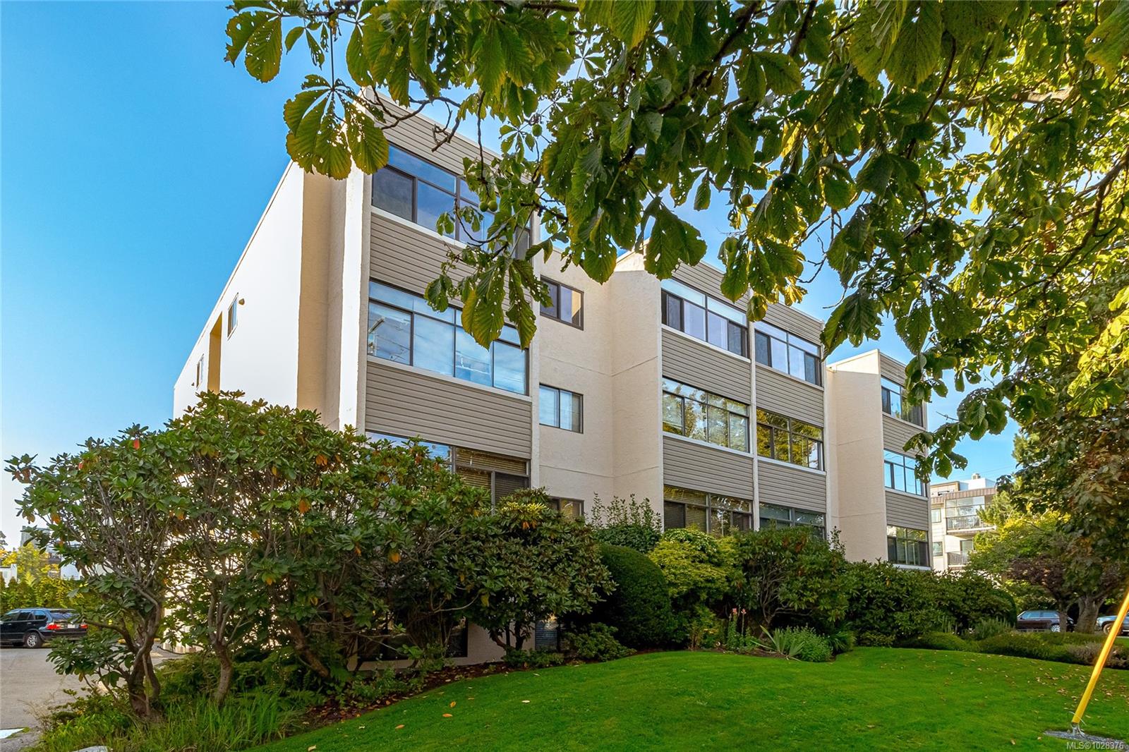 401-924 Cook Street, Victoria, BC, V8Z 3Z3