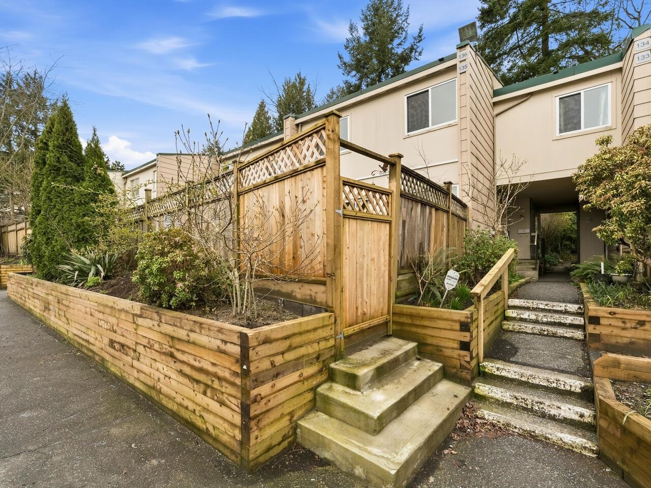 135-15215 105 Avenue, Surrey, BC, V3R 1R9