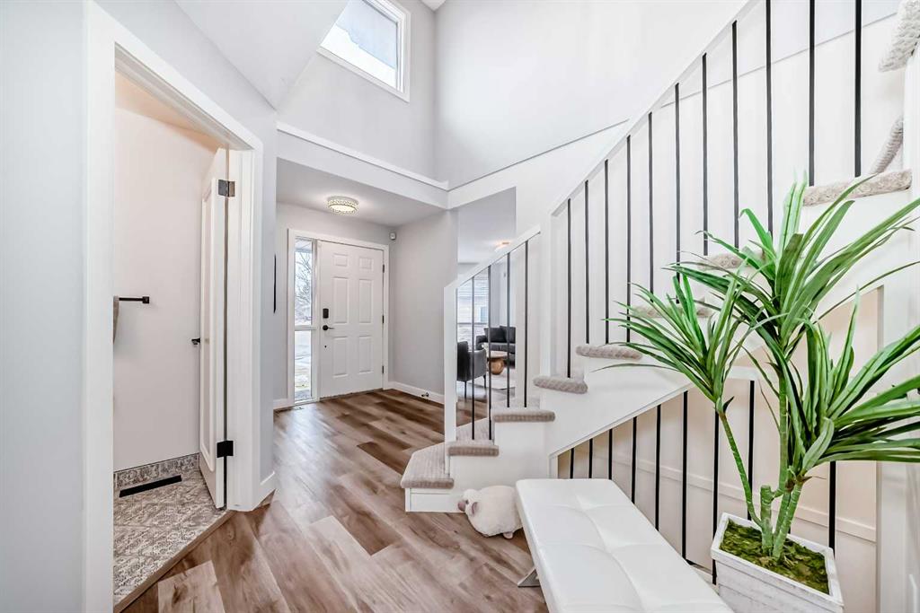Additional image 6 of 47 Canterbury Court SW, Calgary, AB, T2W 6C2
