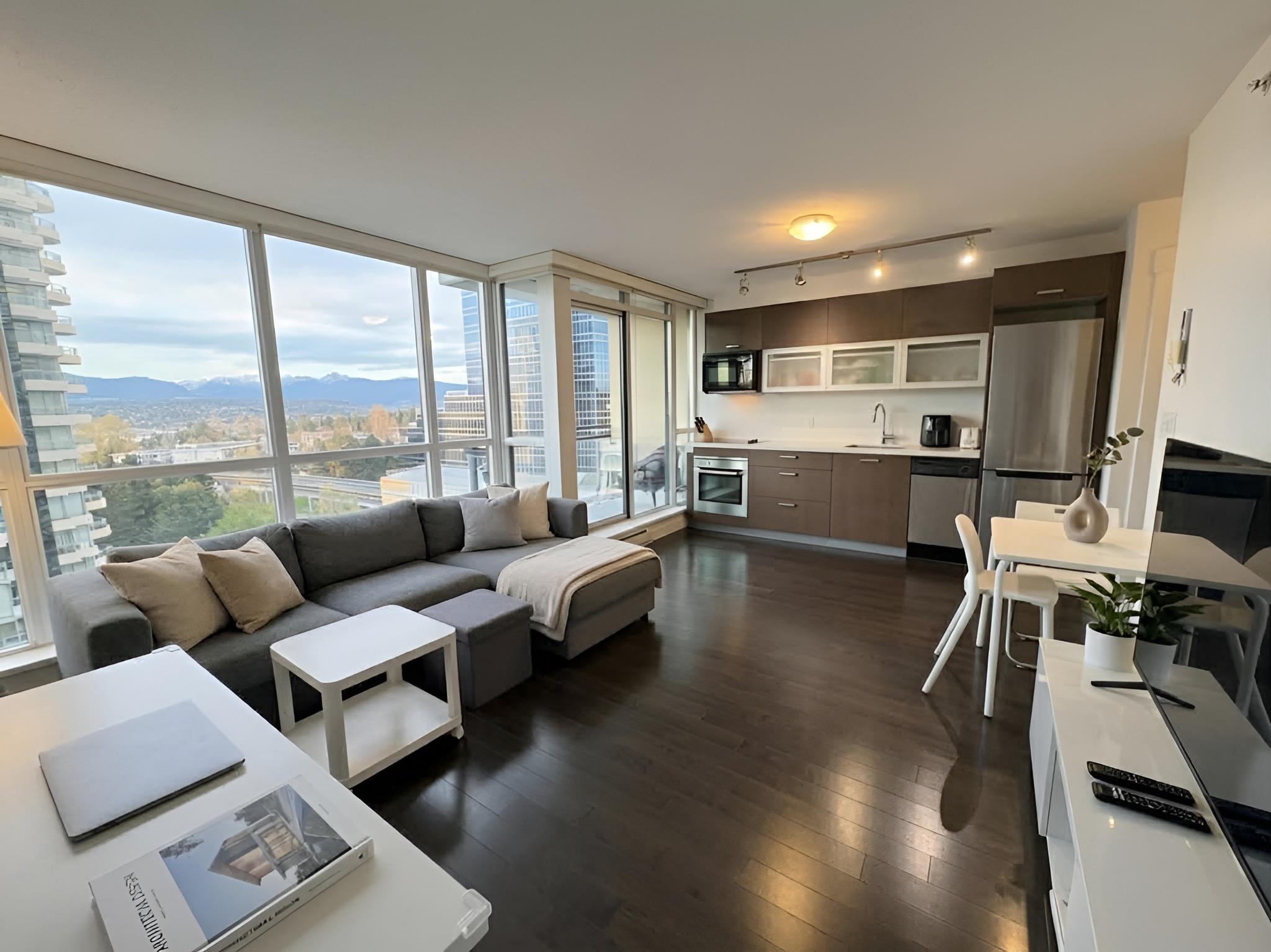 Additional image 4 of 909-10777 University Drive, Surrey, BC, V3T 0E6