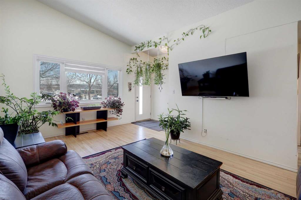 Additional image 2 of 4721 Edmonton Trail NE, Calgary, AB, T2E 3V7