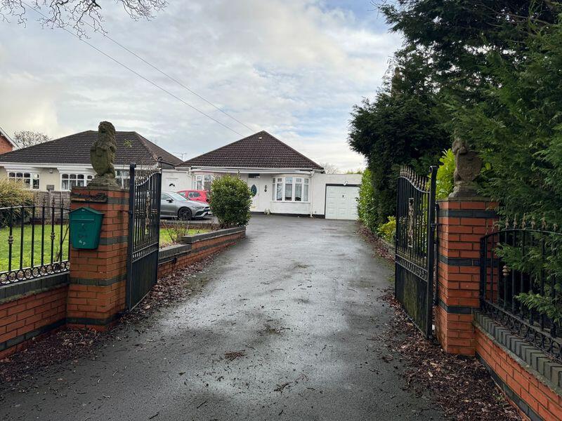 25 Mucklow Hill, Halesowen photo 3