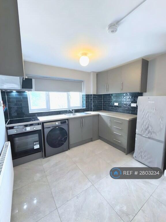 Melbourne Road, Halesowen, B63